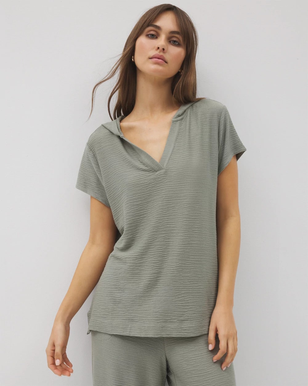 Crinkle Knit Short Sleeve V-Neck Hoodie - RESTORATION GREEN | Soma Women