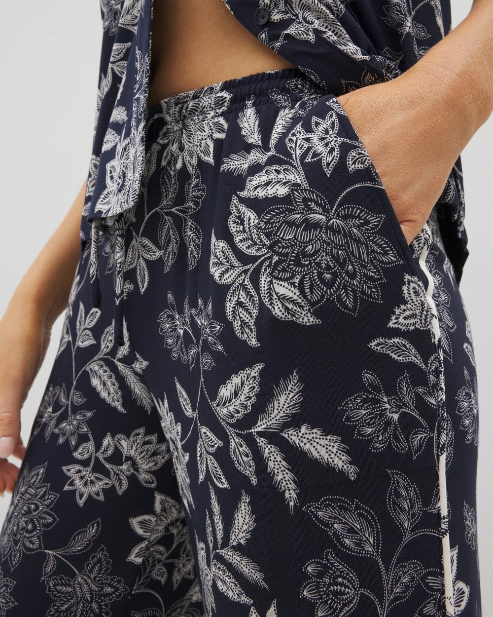 Piped Crop Pajama Pants - MEANDERING GARDEN NAVY | Soma Women