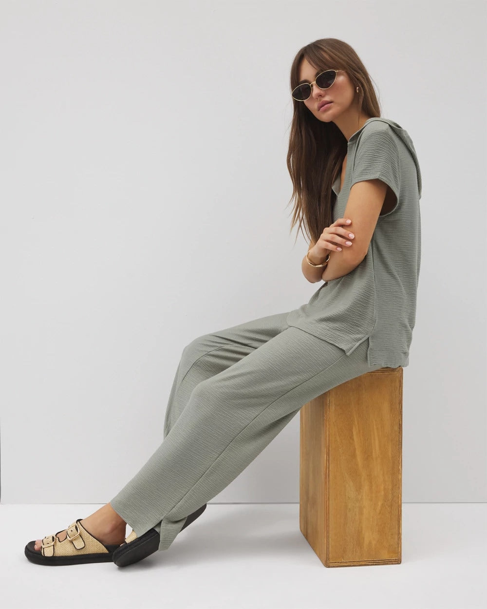 Crinkle Knit Short Sleeve V-Neck Hoodie - RESTORATION GREEN | Soma Women