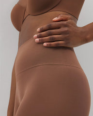 Mid-Level Shaping Seamless Shorts - CINNAMON LATTE | Soma Women
