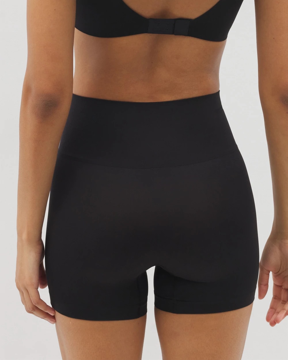 Mid-Level Shaping Seamless Shorts - BLACK | Soma Women